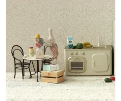 Mesa de Comedor Maileg con 2 Sillas