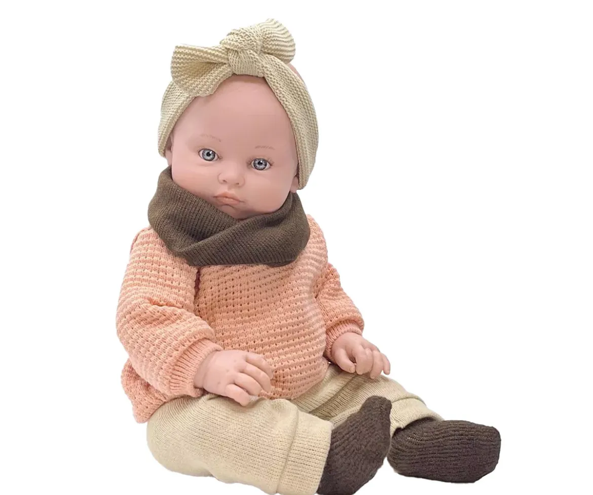 Muñeco Les Bambinis Yaëlle con Ropa de Invierno y Suéter de Punto Rosa