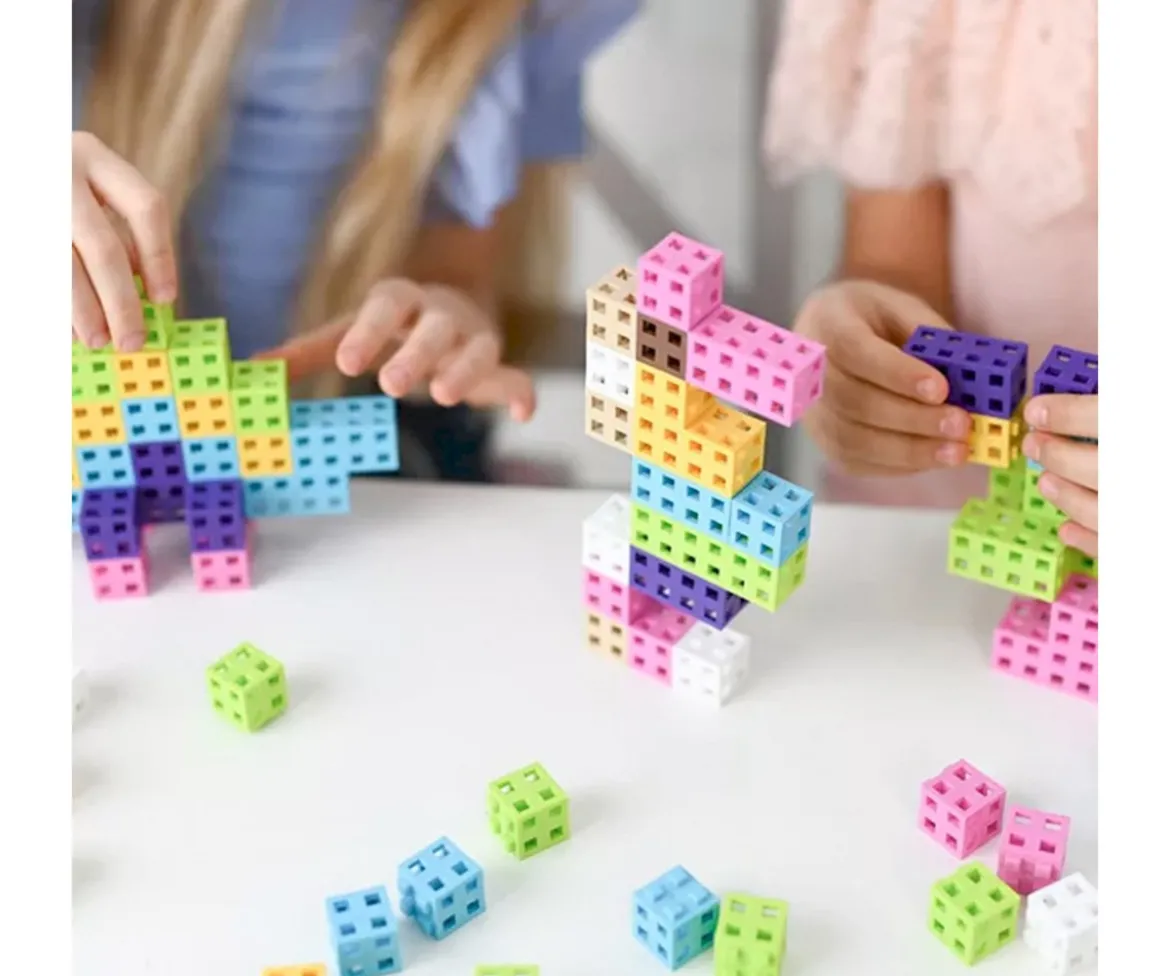 50 Piezas de Construcción Classic CUBE Pink